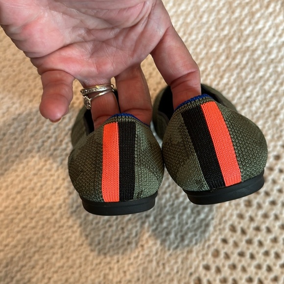 New Rothy's Kids Camouflage Slip-On Shoes size 1 - Picture 6 of 8